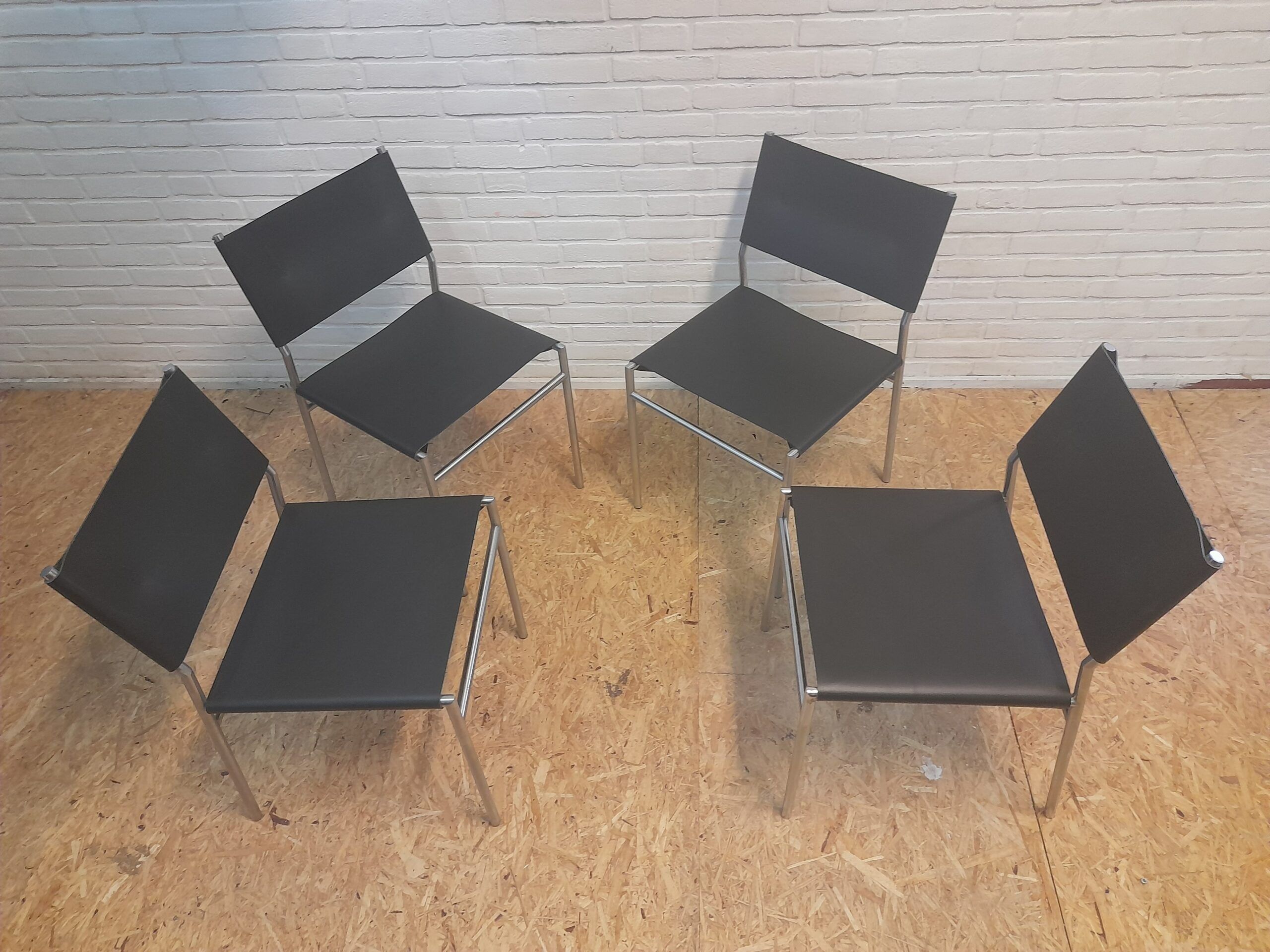 Martin Visser, SE 06 ensemble de 4 chaises de salle à manger