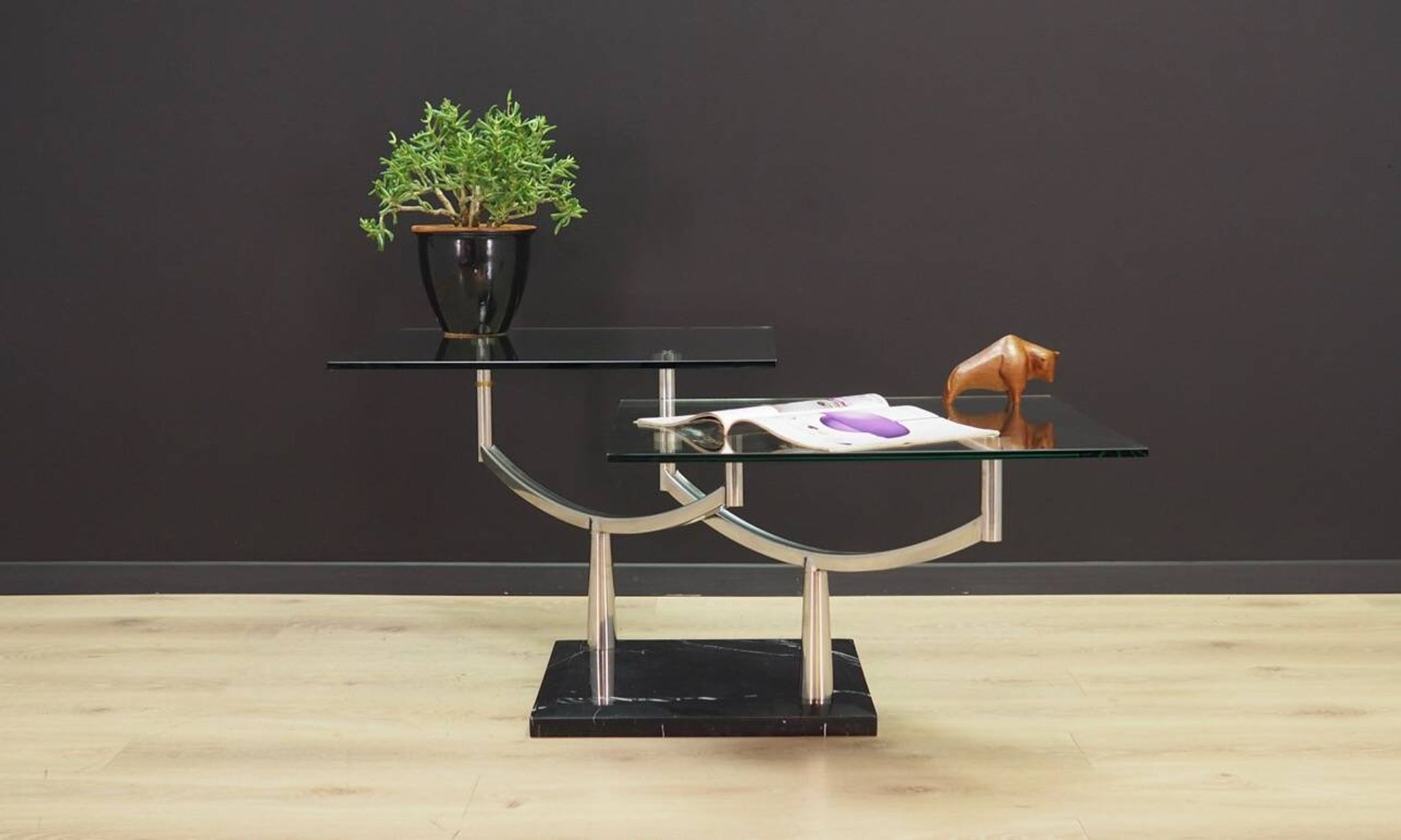 Table basse en métal, design danois, années 1990, production : Danemark