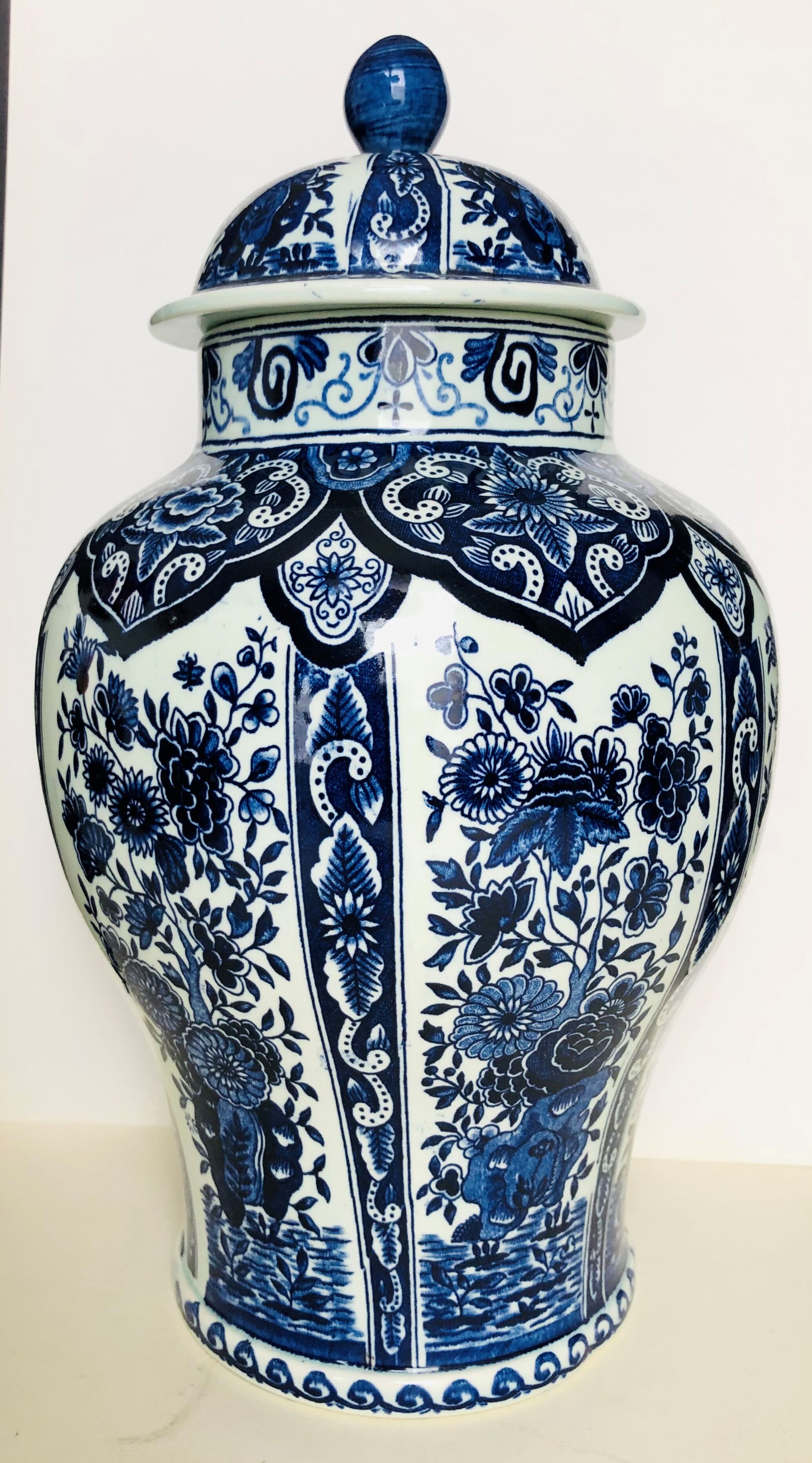 Large covered pot in Delft earthenware