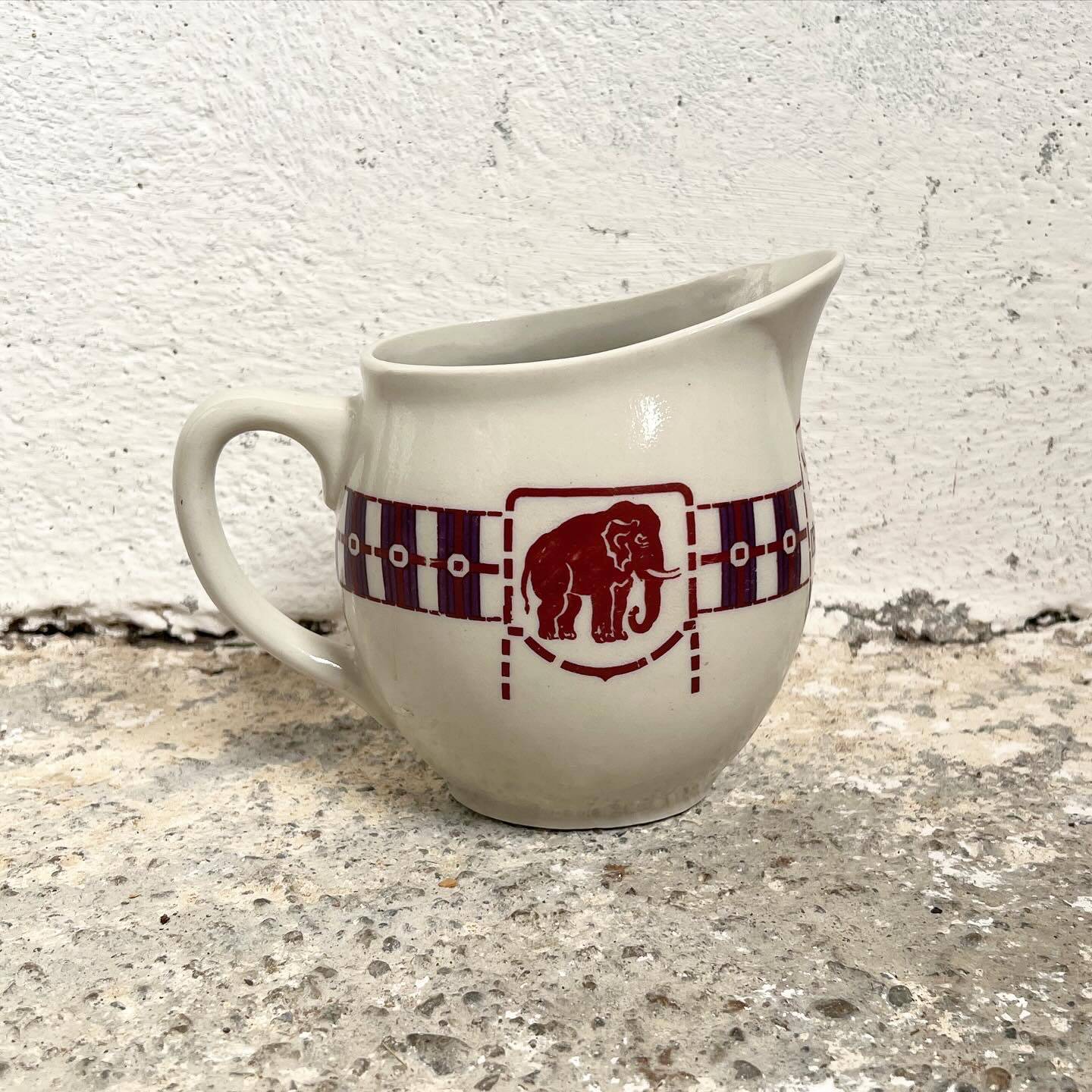 Coffee pitcher from the black elephant Toulouse