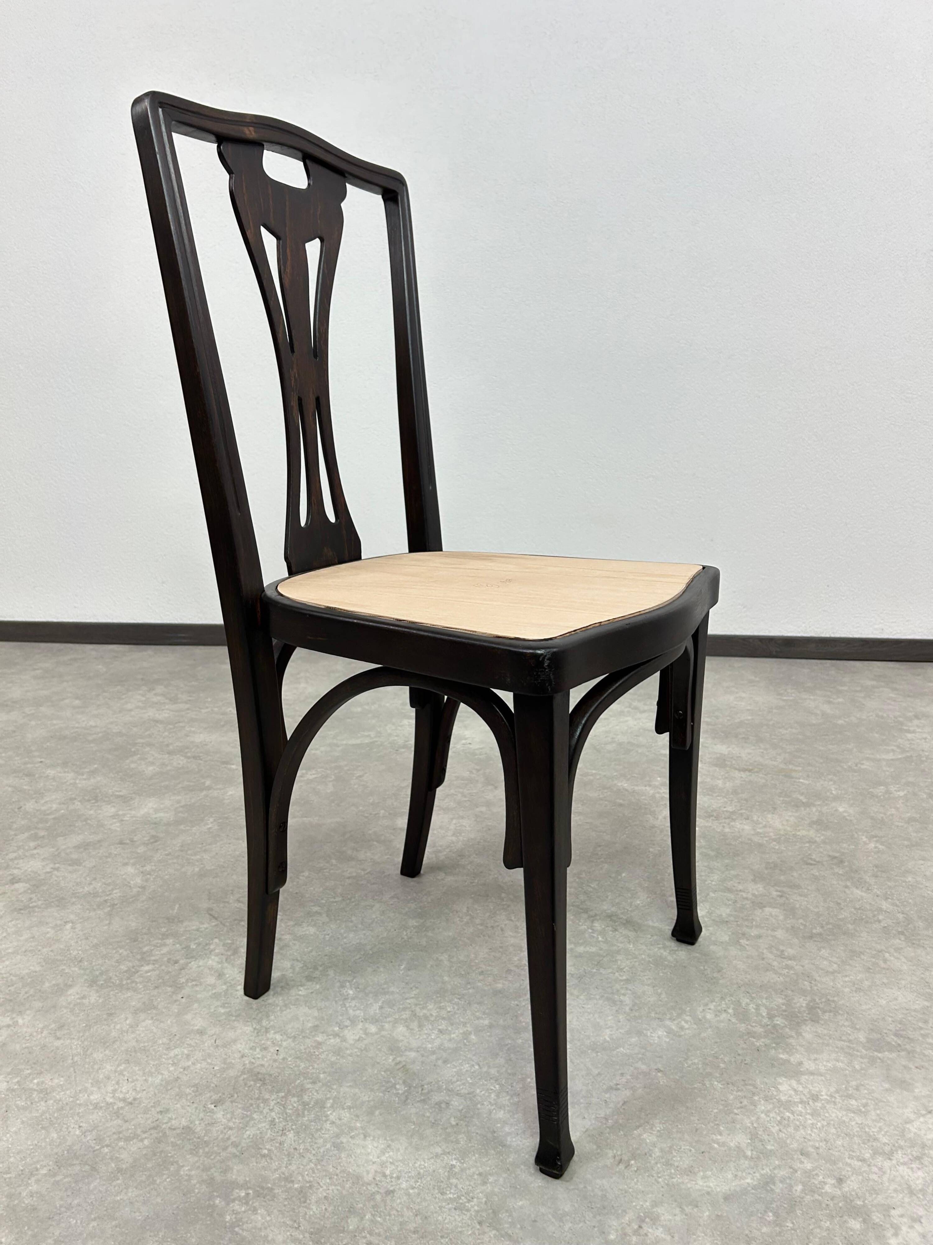 Set of 6 dining chairs no.319 by J&J Kohn