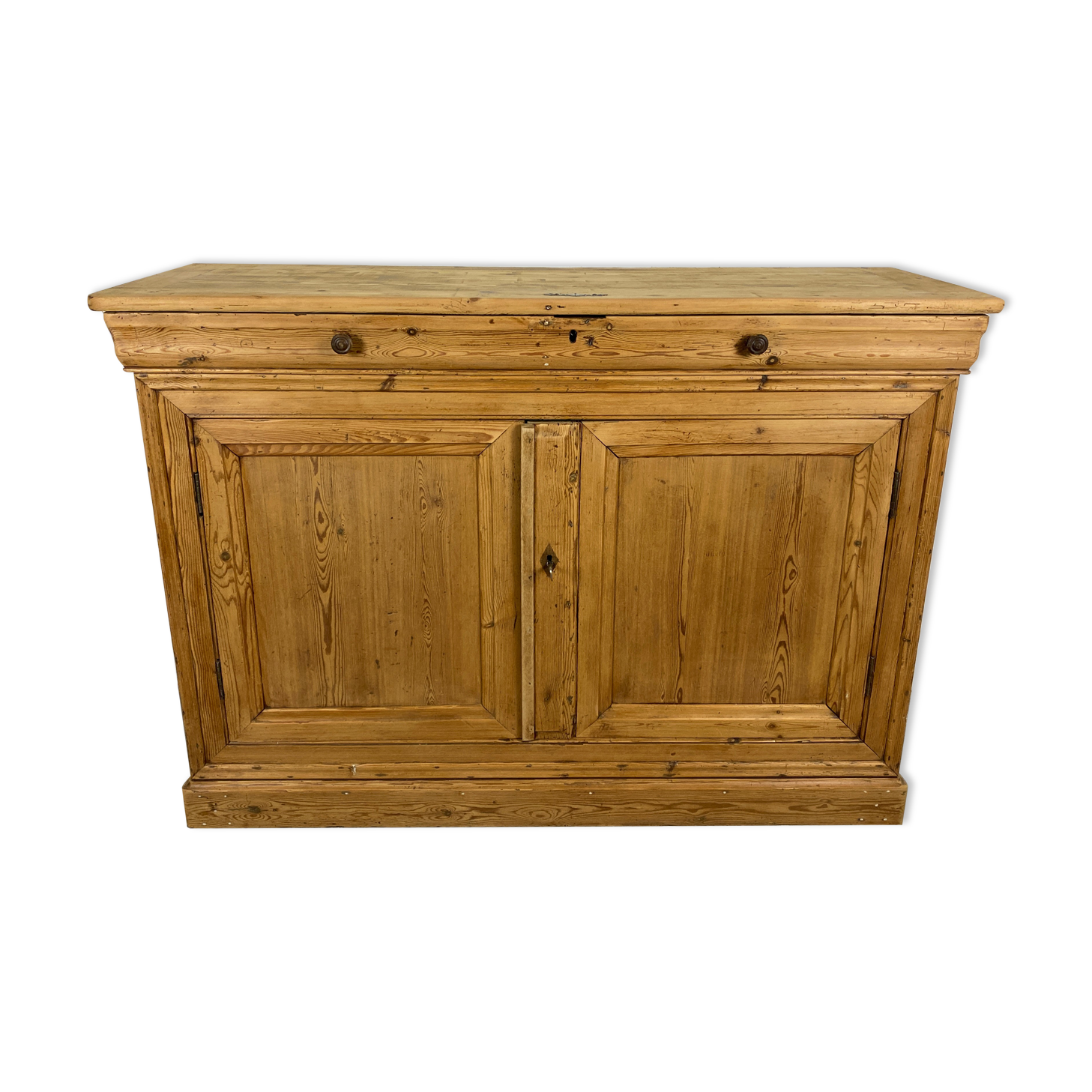 Country buffet in pitchpin