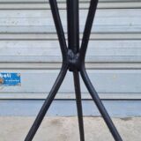 Lampadaire tripode en acier et osier 1950