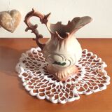 Vase forme pichet style rococo en céramique