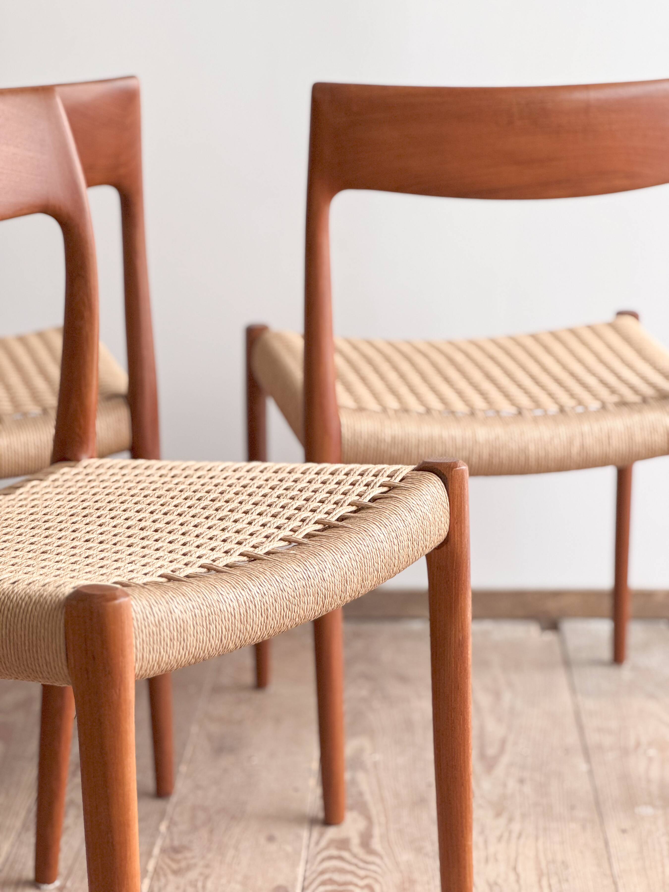 Chaises danoises en teck Mid-Century par Niels O. Møller # 77, set de 8