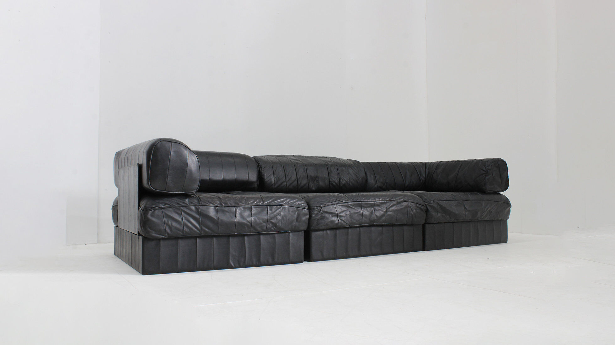 De Sede DS 88 modular sofa black leather patchwork Switzerland 1970s