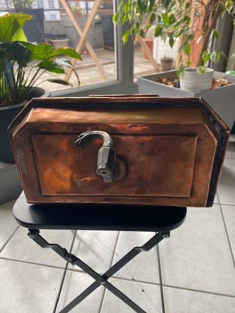 Indoor water fountain of the eighteenth century