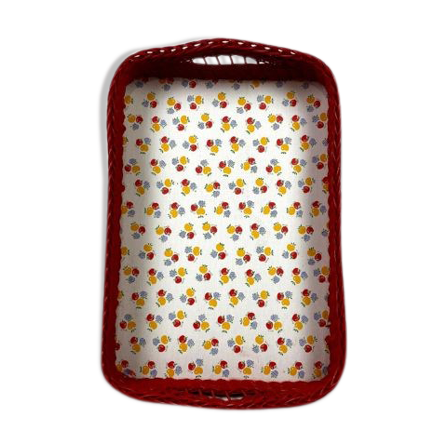 Red wicker serving basket deco fruits