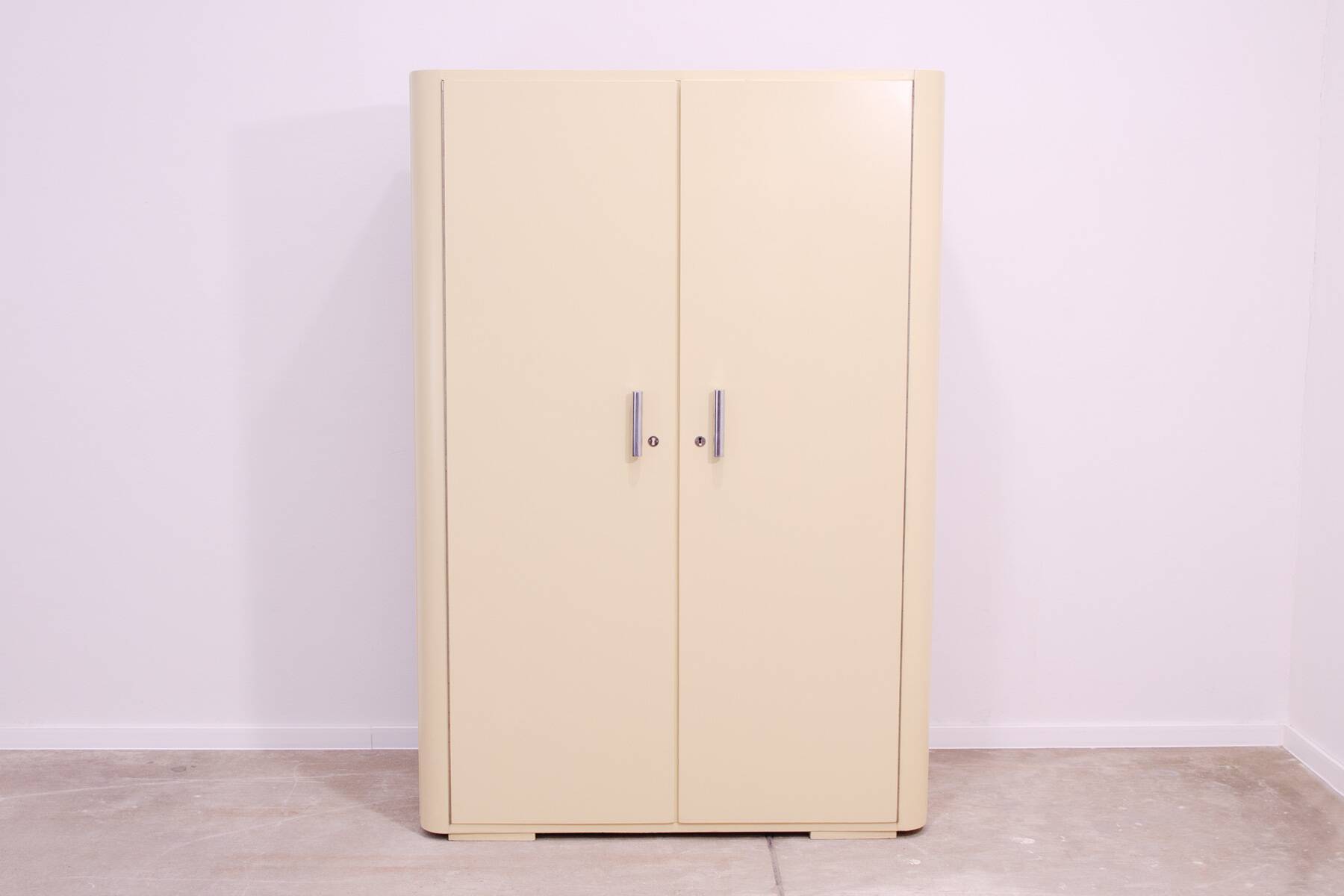 Armoire Bauhaus, années 1930, Tchécoslovaquie