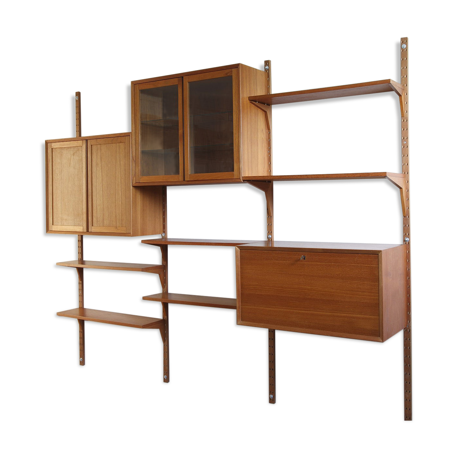 3 column Royal System Wall System by Poul Cadovius