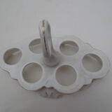 Ancien service de 6 coquetiers en porcelaine décorée sur support