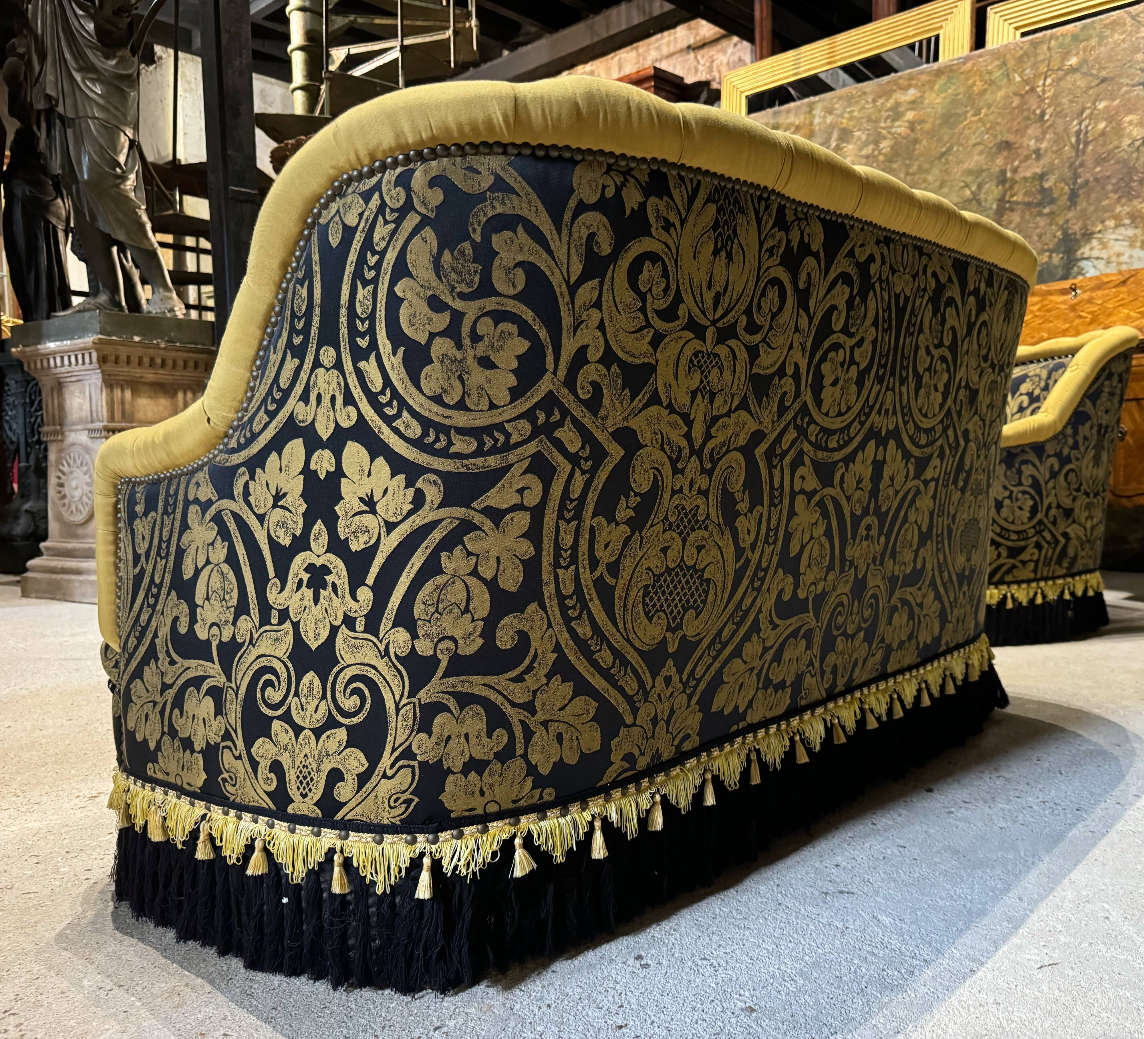Napoleon III style living room with floral decoration