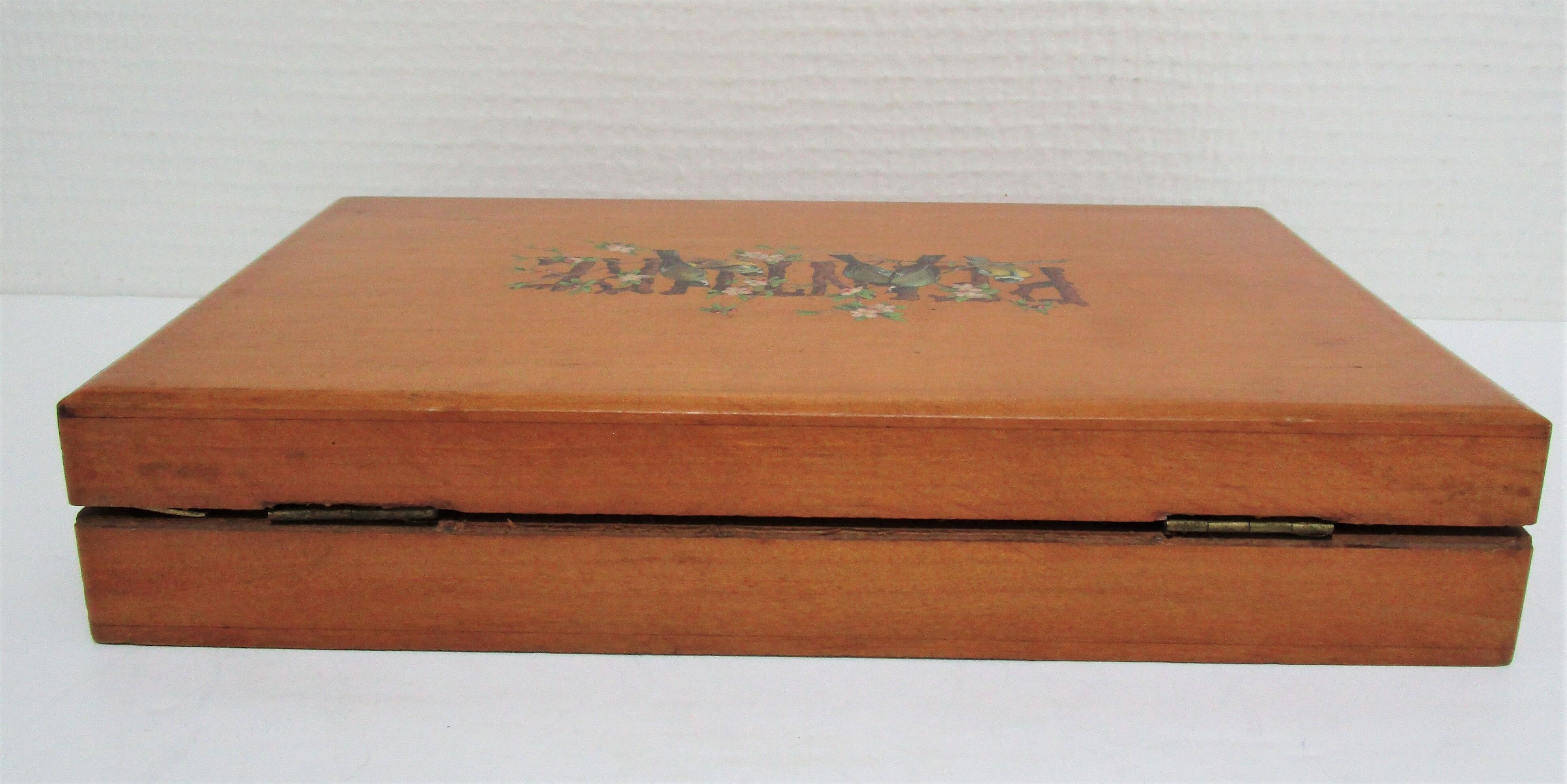 Early 20th-century bourgeois watercolor box