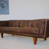 Vintage danish mid-century 3 person brown leather sofa by illum wikkelsø model v11
