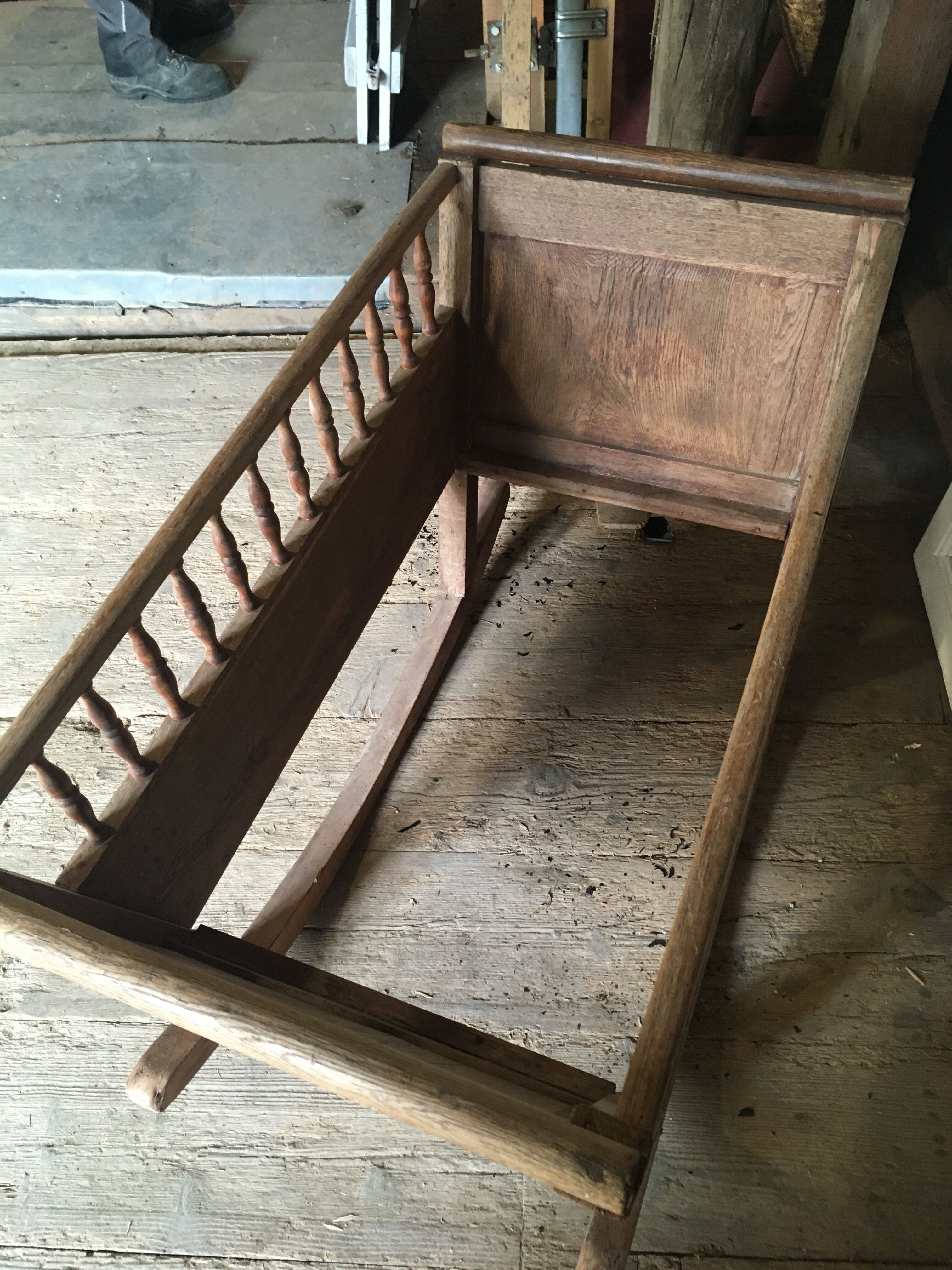 Old cradle of holland 1800s oak