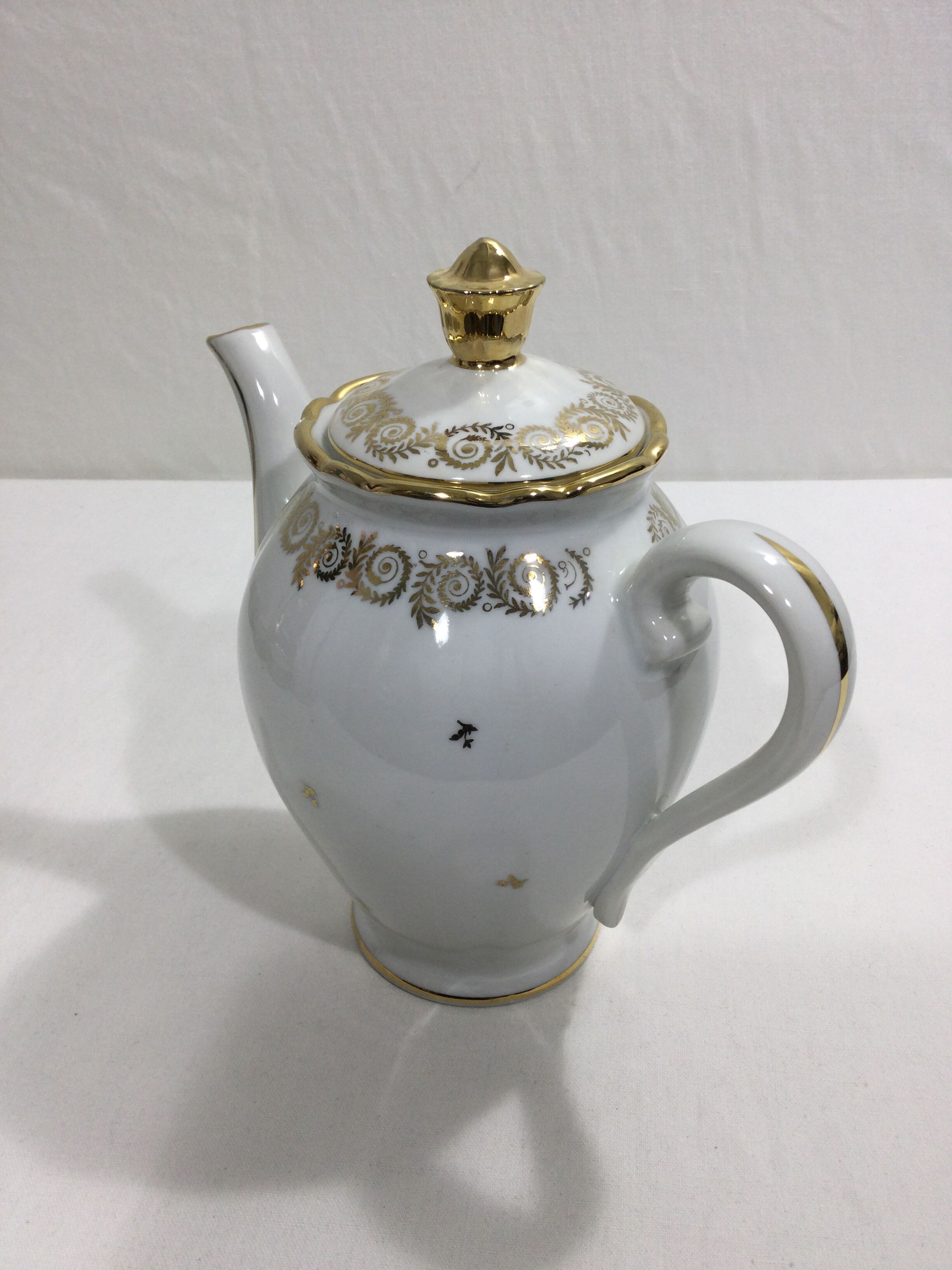 Be Reynolds - Limoges Porcelain tea set