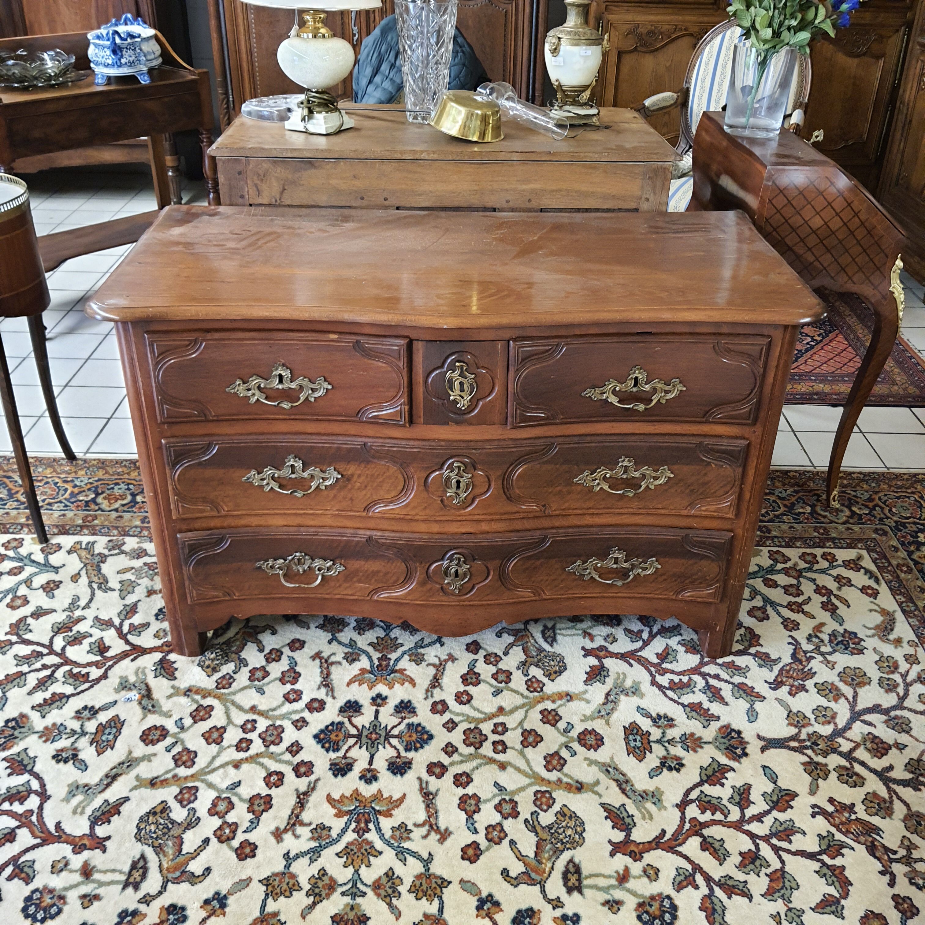 Walnut Regency chest of drawers