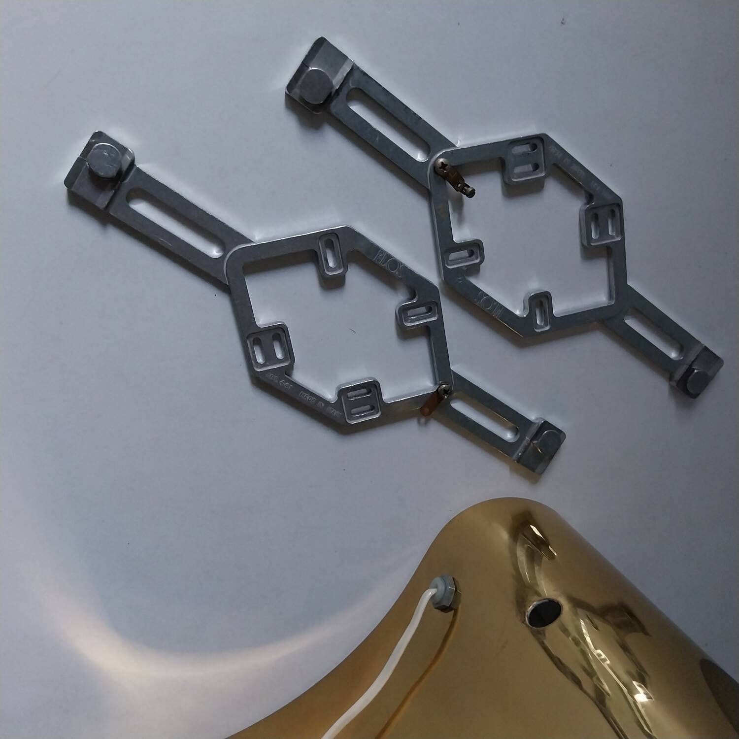 “Foglio Oro” wall lamp by Tobia Scarpa, Flos