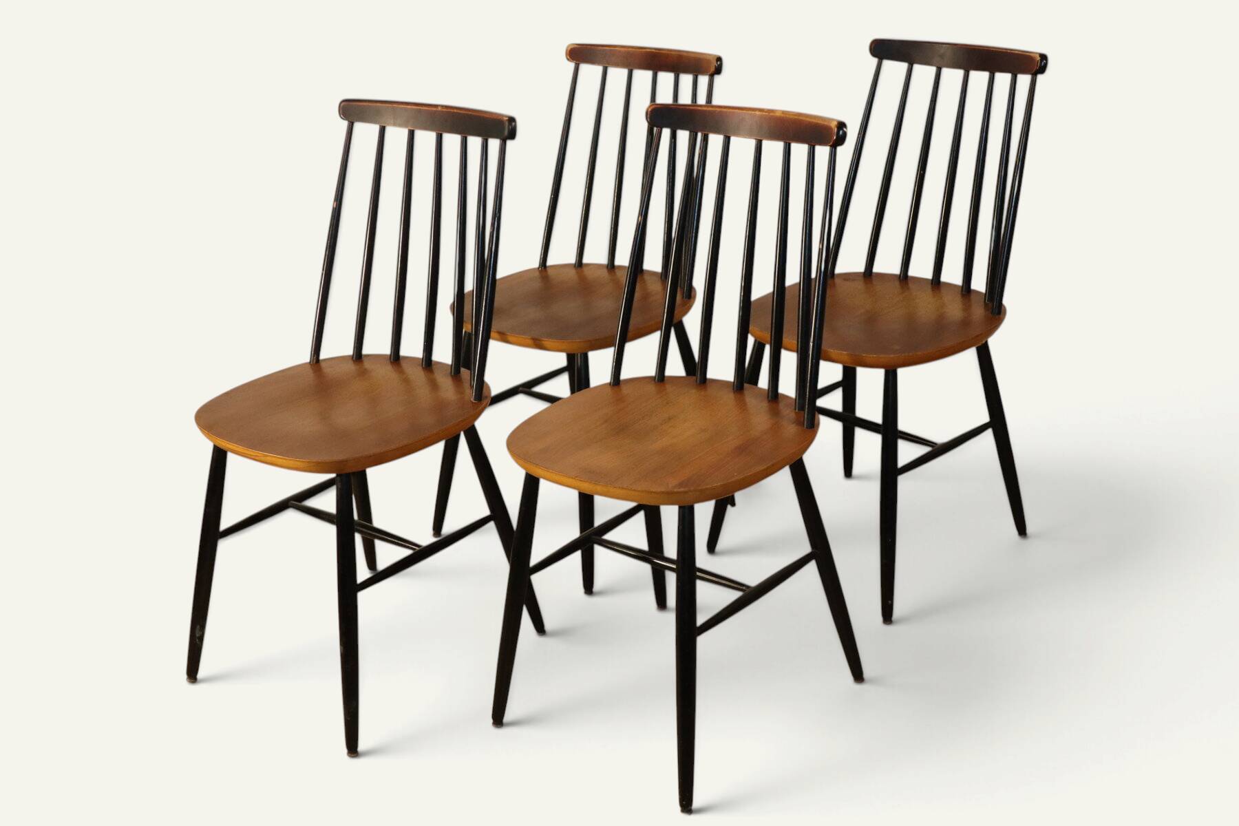 Set of 4 vintage wooden chairs, 1960s