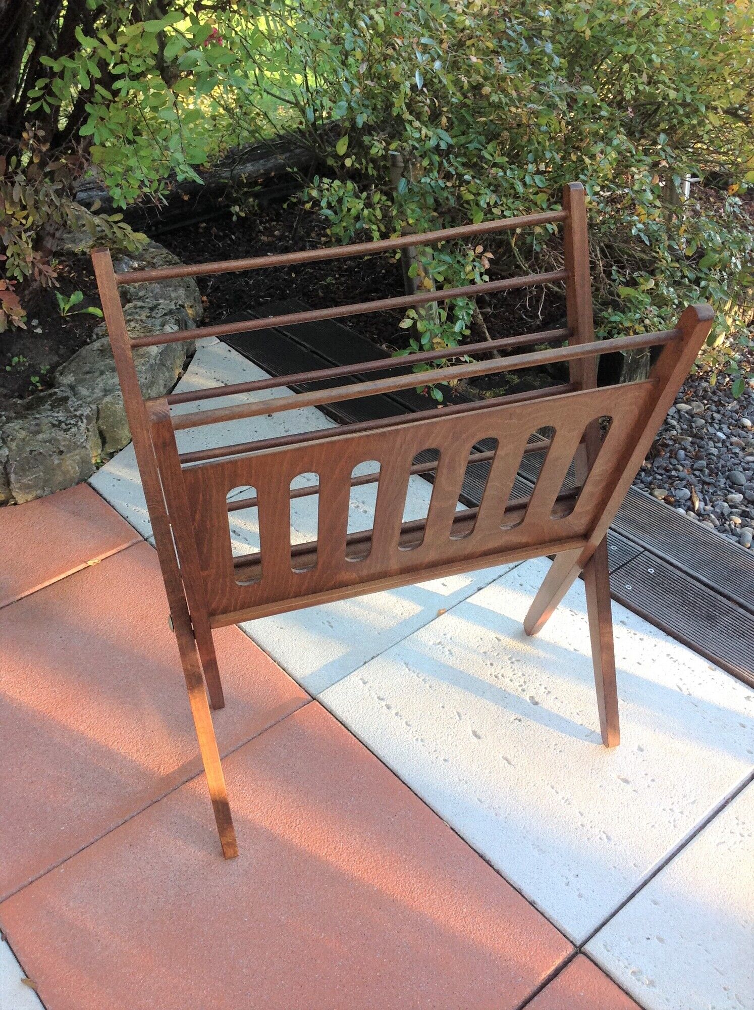 Scandinavian style foldable magazine holder by Cees Brackman for Pastoe 60/70s