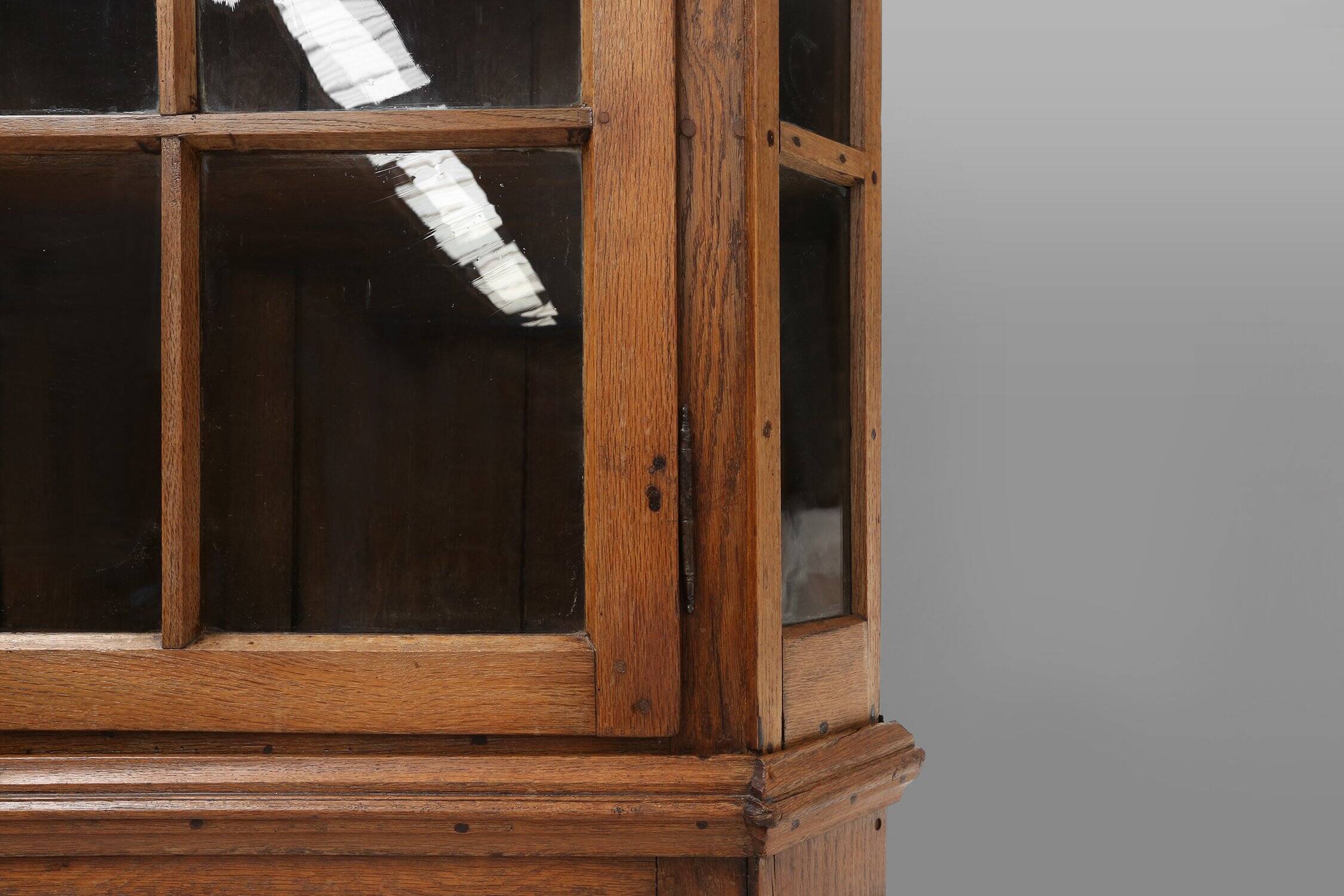 Early 18th Century Vitrine Cabinet in oak, Germany