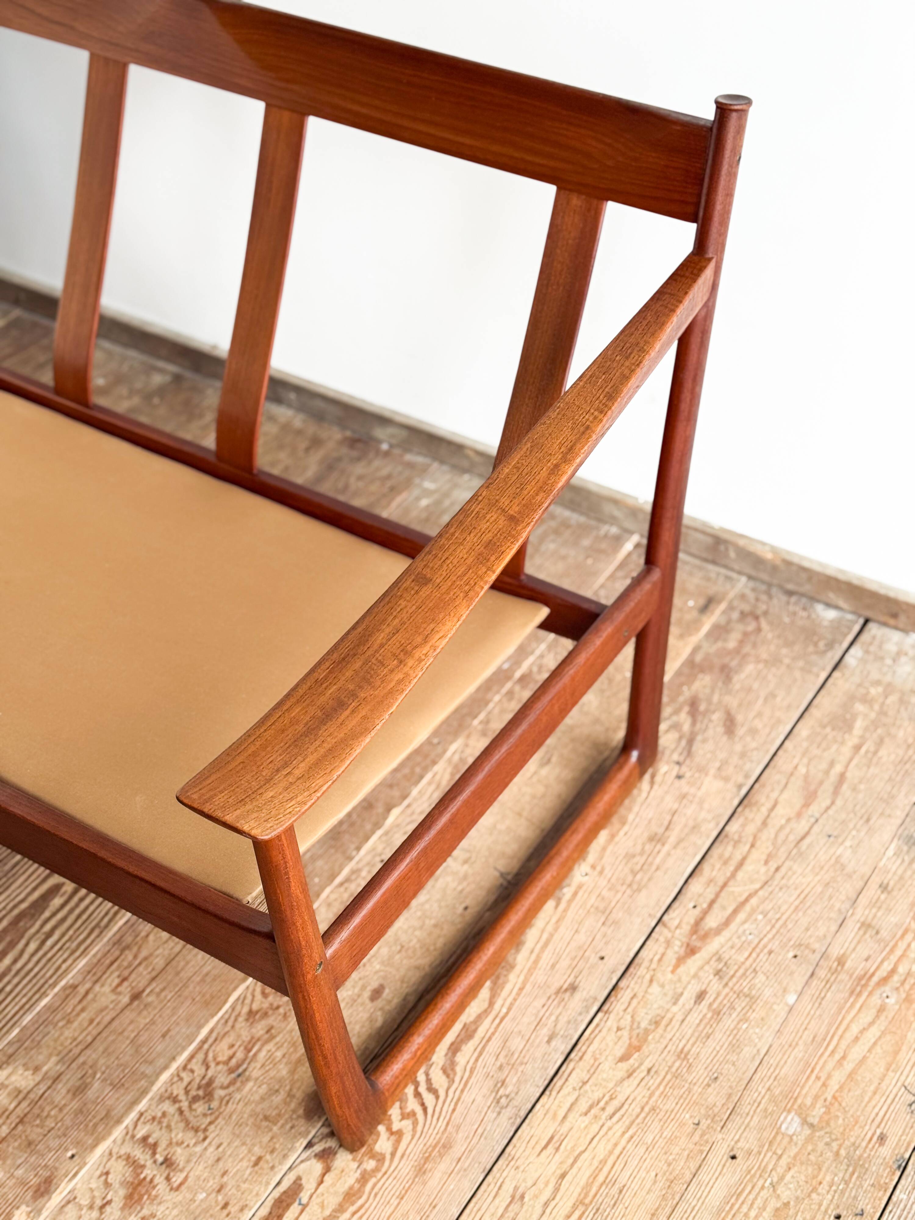 Canapé FD130/3 by Hvidt Mølgaard, Mid Century sofa in teak, Denmark