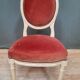 Chaise laquée blanche de style Louis XVI