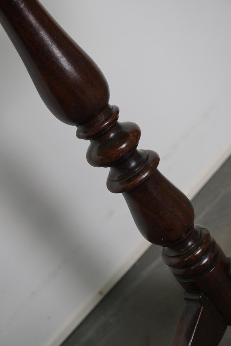 19th century Victorian mahogany wine table