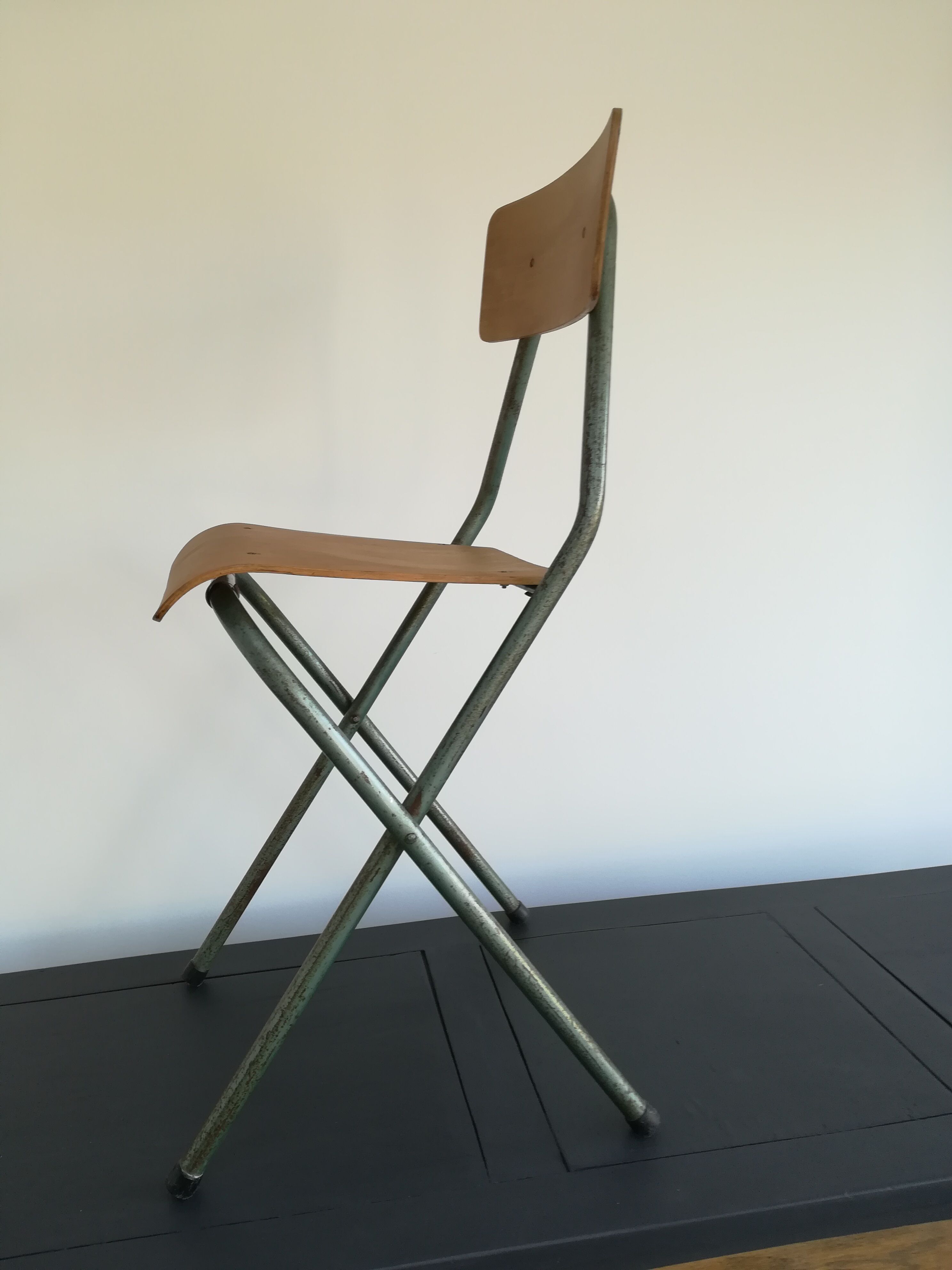 Chaise industrielle enfant
