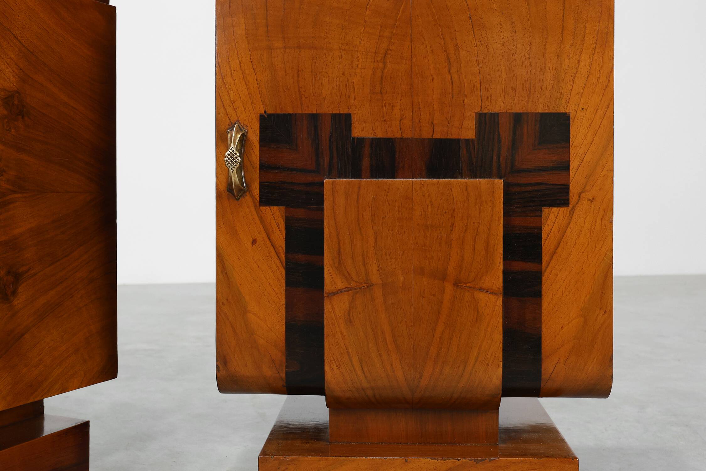 Set of Two Geometric Art Deco Wooden Nightstands, Italy 1920s