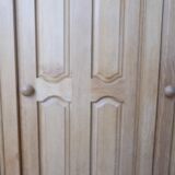 Guillerme et Chambron oak wardrobe