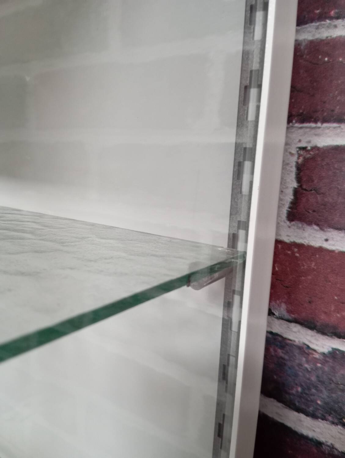 medicine cabinet / pharmacy