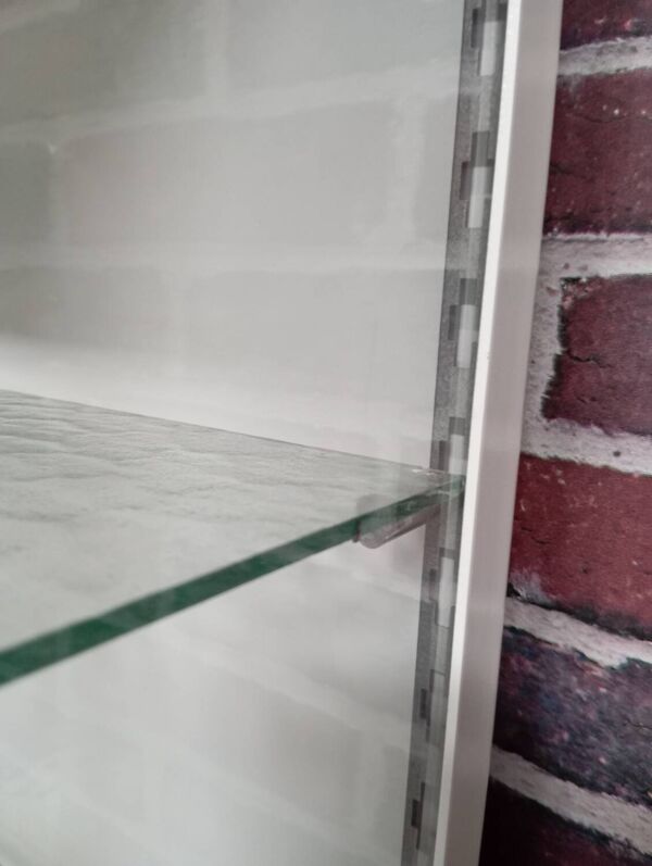 armoire médecine / pharmacie