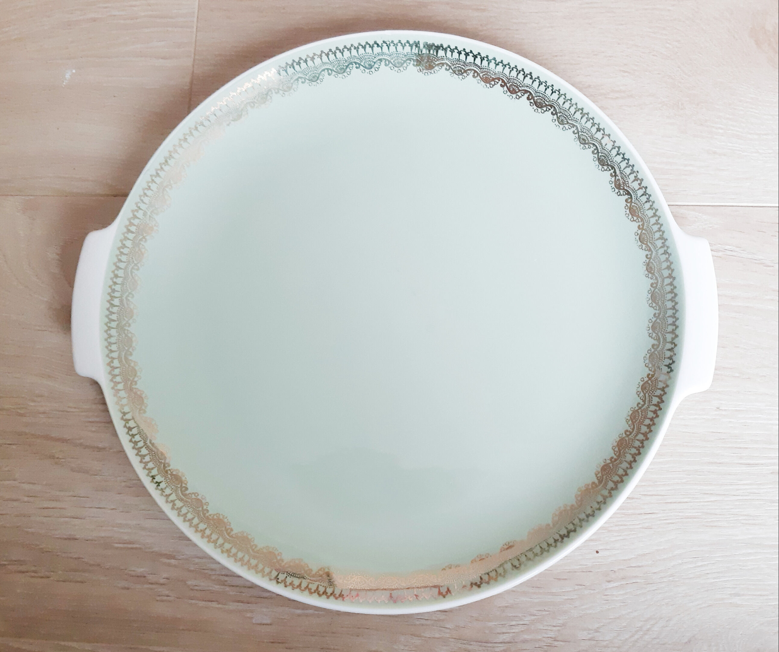 Villeroy and Boch food service, white and green faience, Mettlach, France Saar