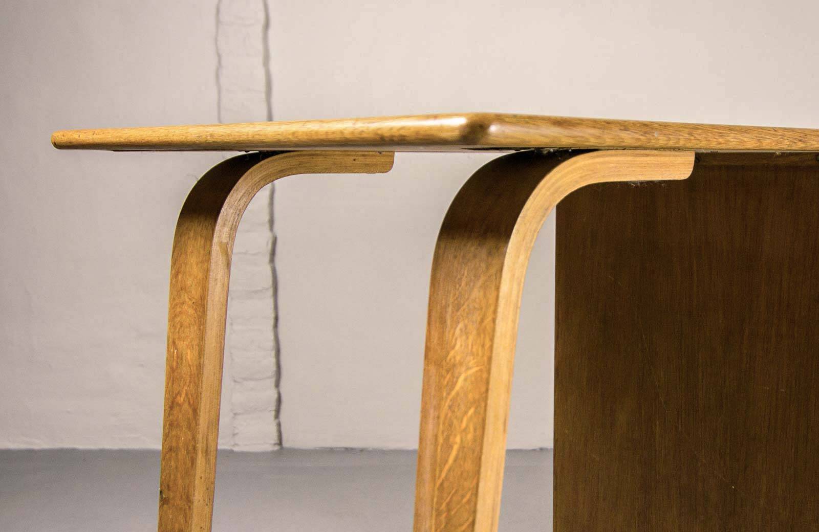 Cees Braakman Dutch Design EE02 Oak Desk for Pastoe. The Netherlands, 1950s