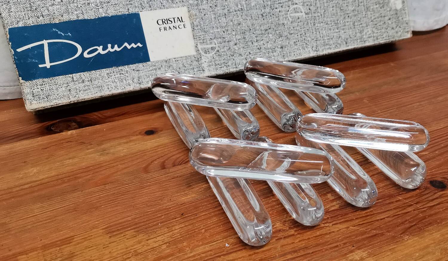 Daum crystal knife holder