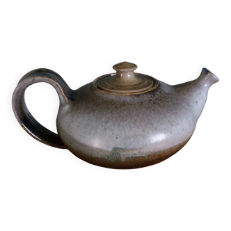 Teapot by Raymond Guibert, Lamoura, Jura, in Puisaye stoneware.