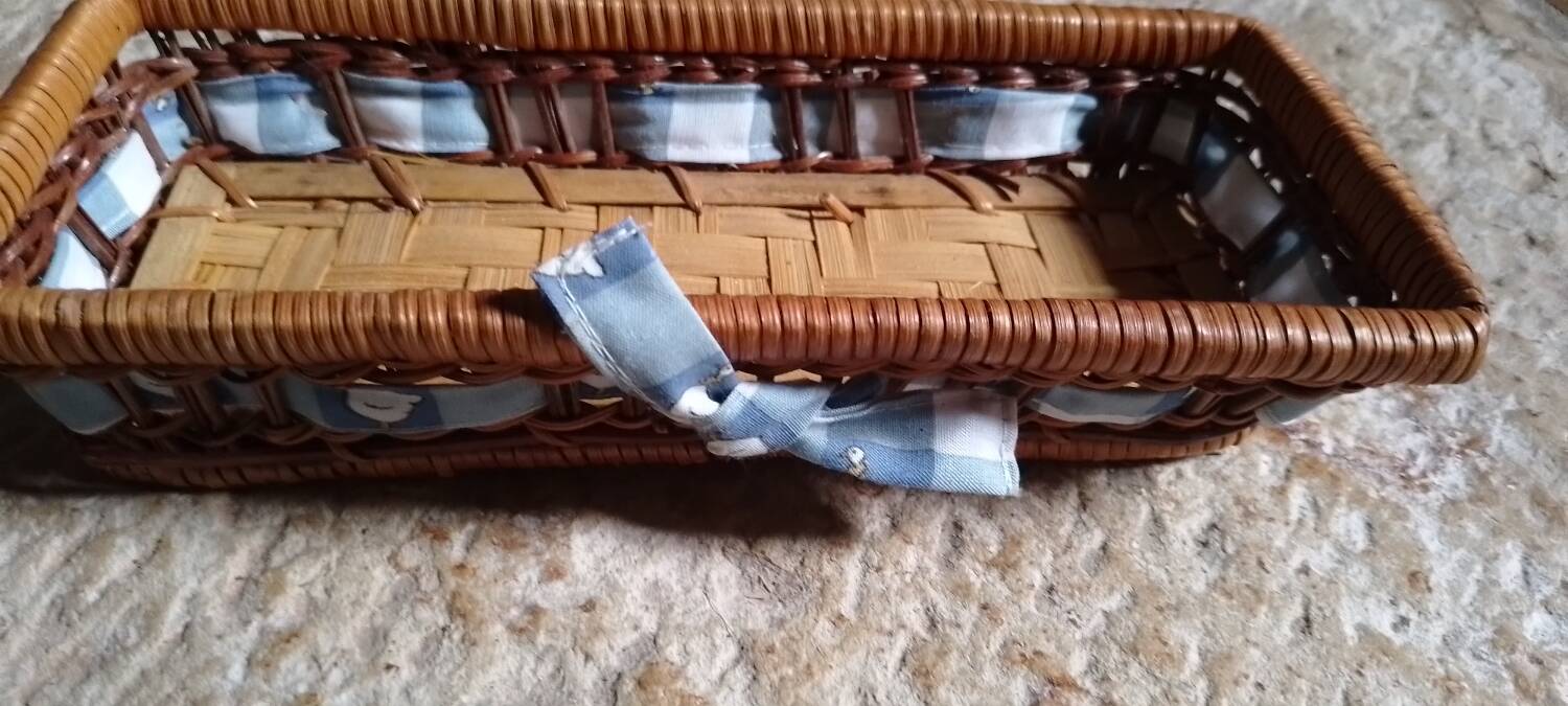 Small vintage basket