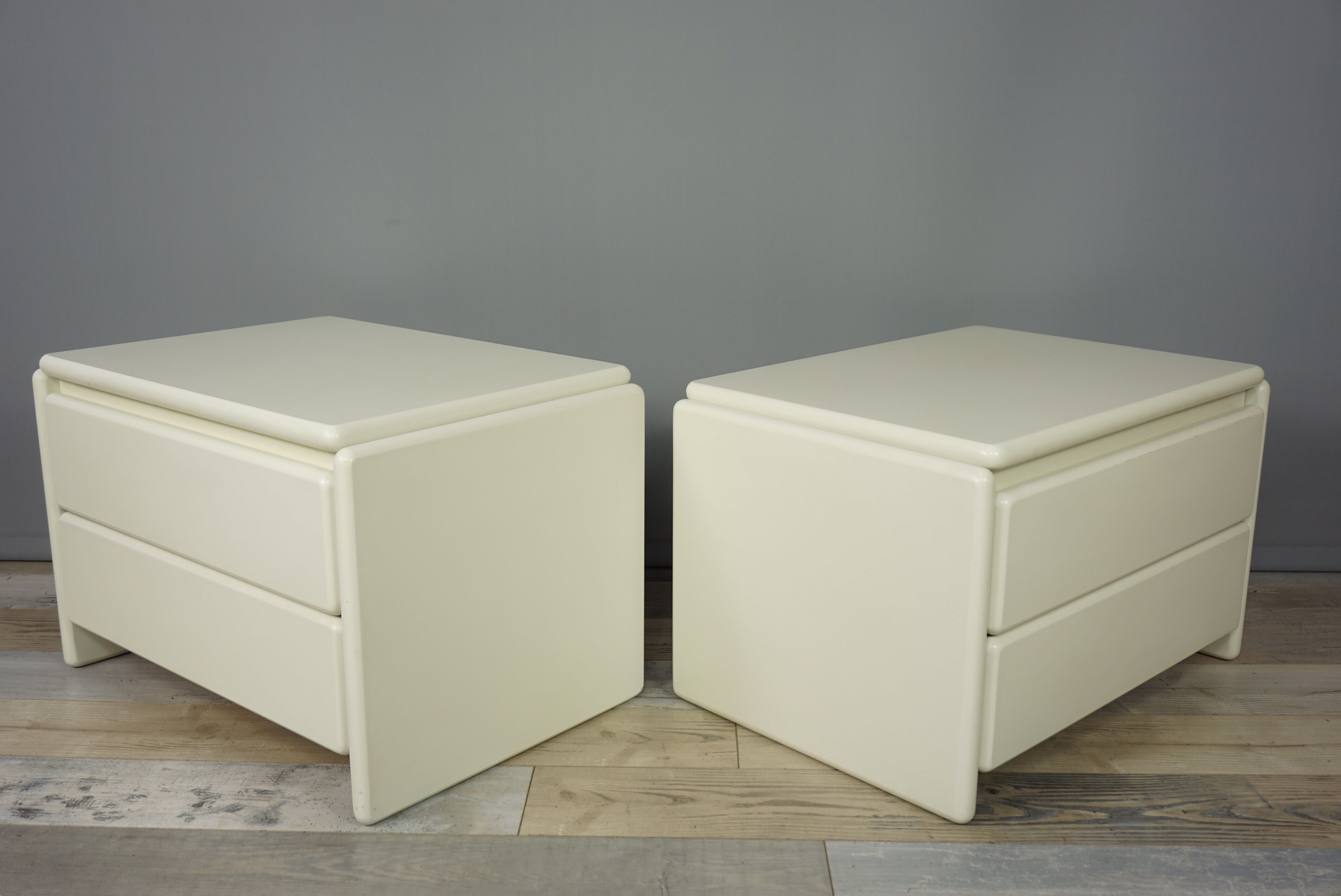 Pair of nightstands 80s