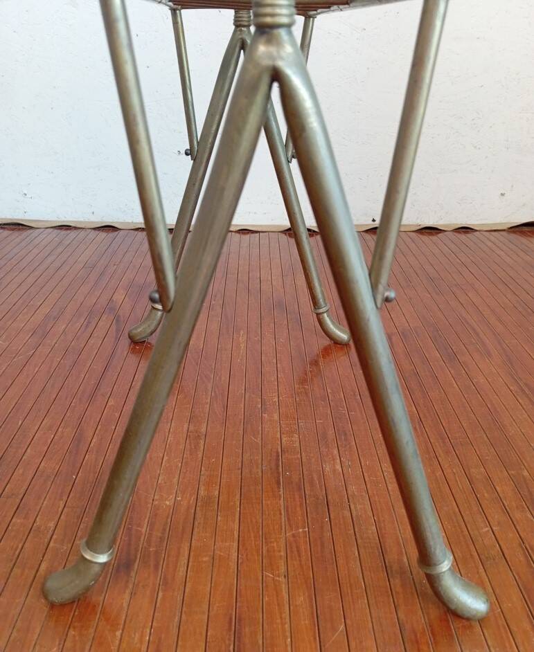 Brass magazine rack in neo-classical style, 20th century.