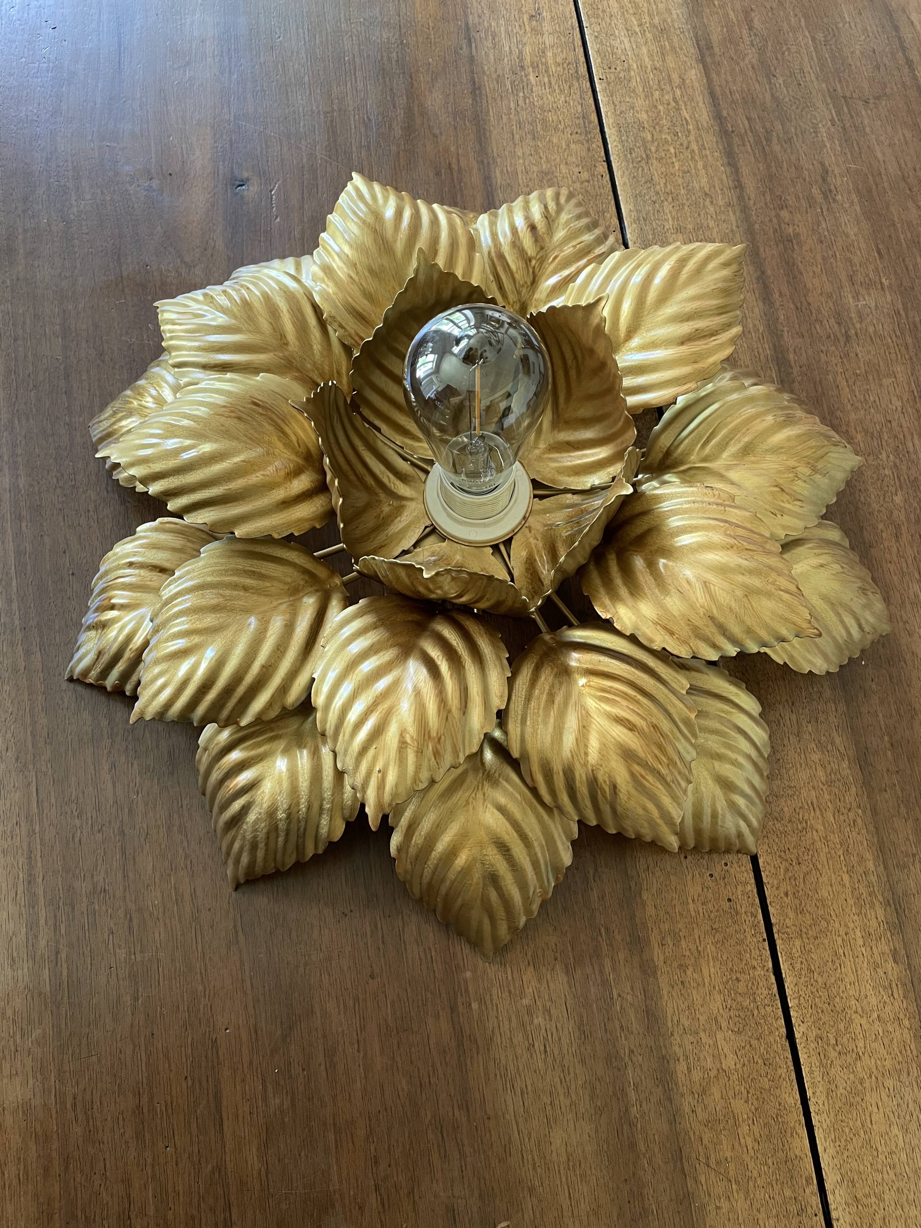 Ceiling light golden flower