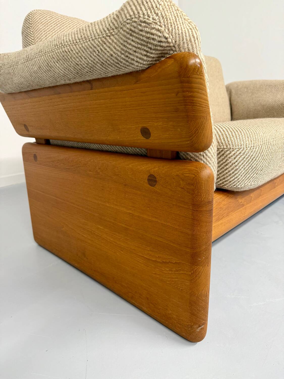 Old sofa in solid elm and vintage 80s design fabric Seltz France