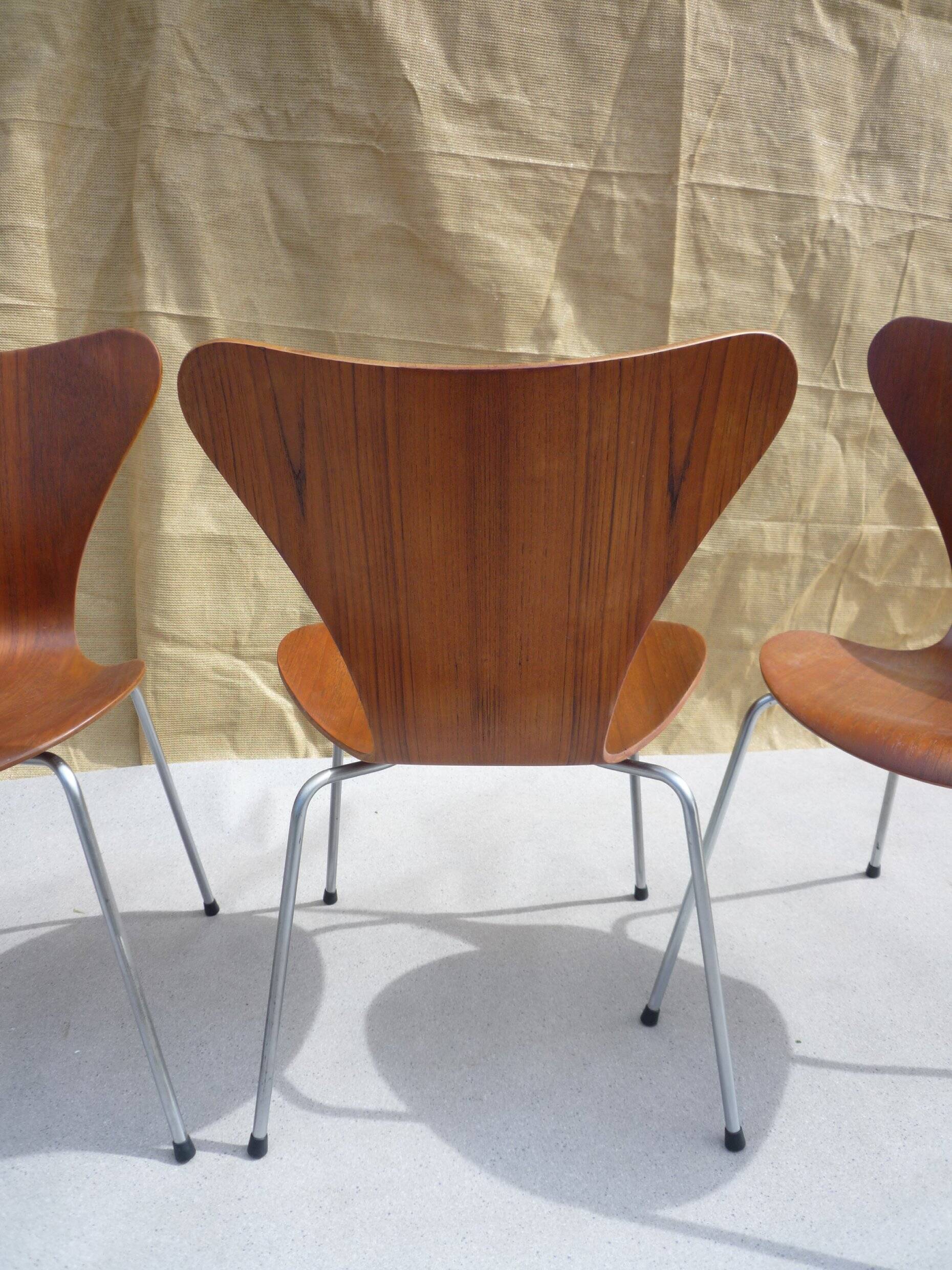 4 chaises Arne Jacobsen en teck Mod.3107