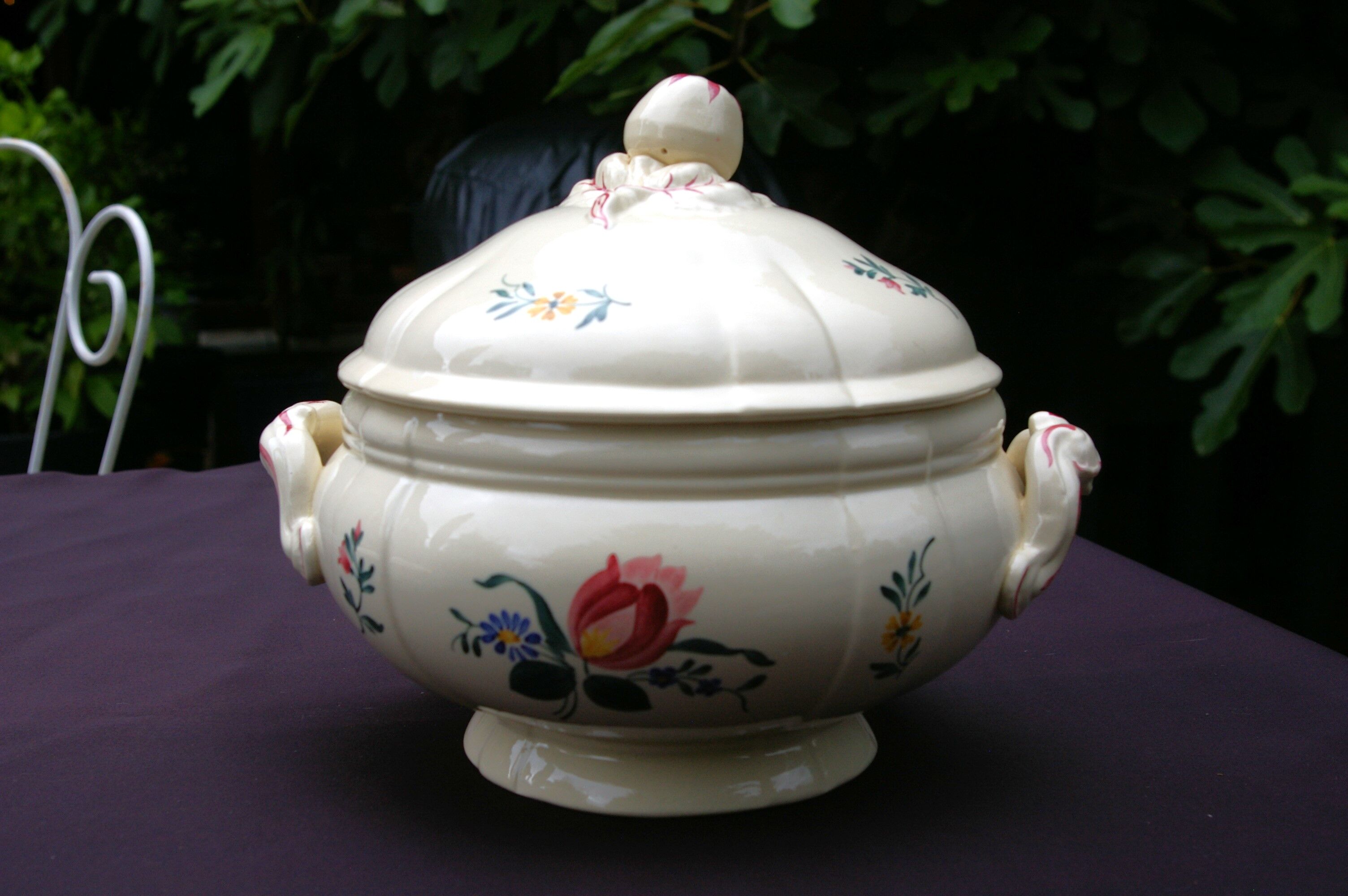 Earthenware tureen by Digoin Sarreguemines