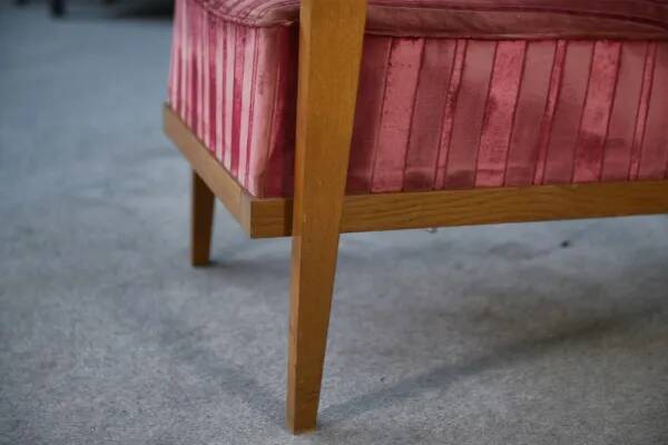 Fauteuil en chêne et velours 1940’s