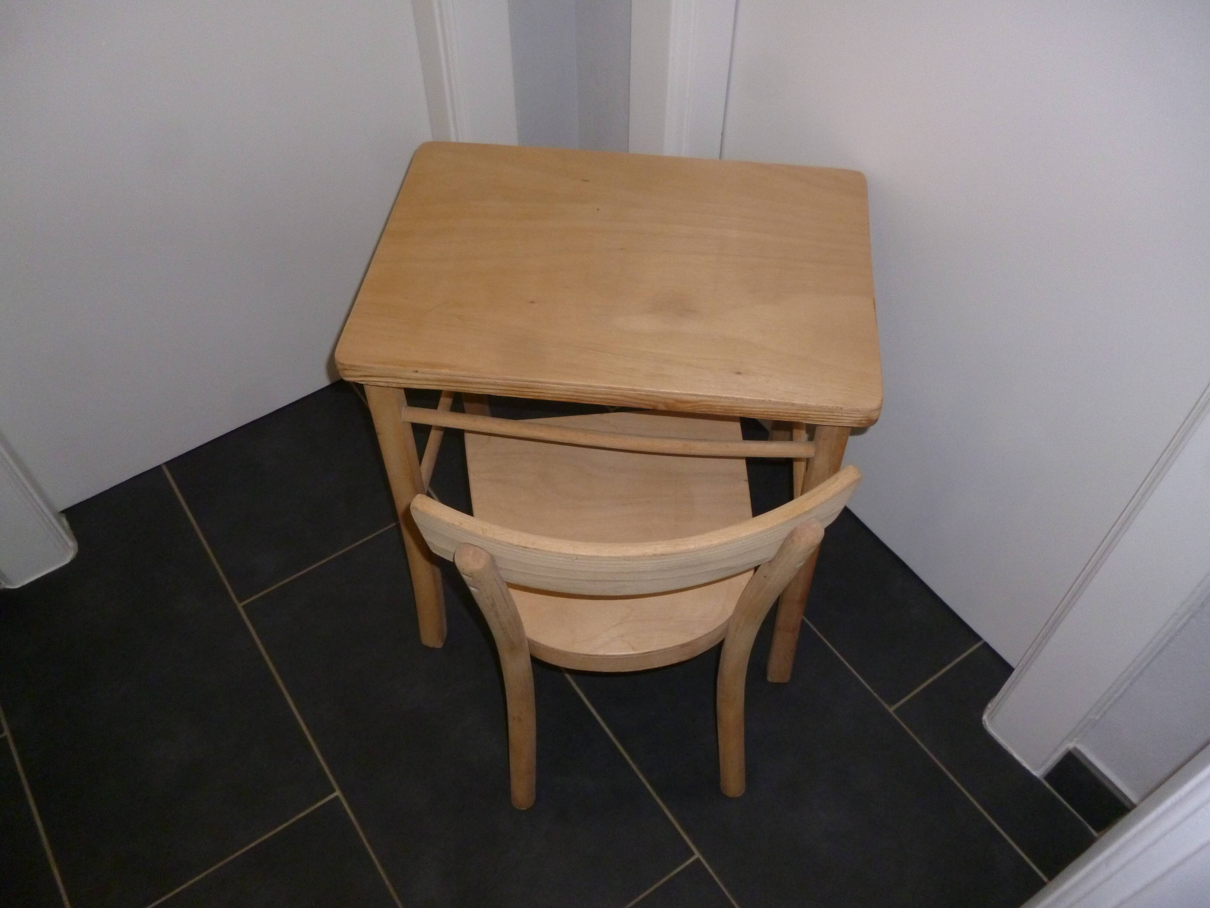Child table and chair