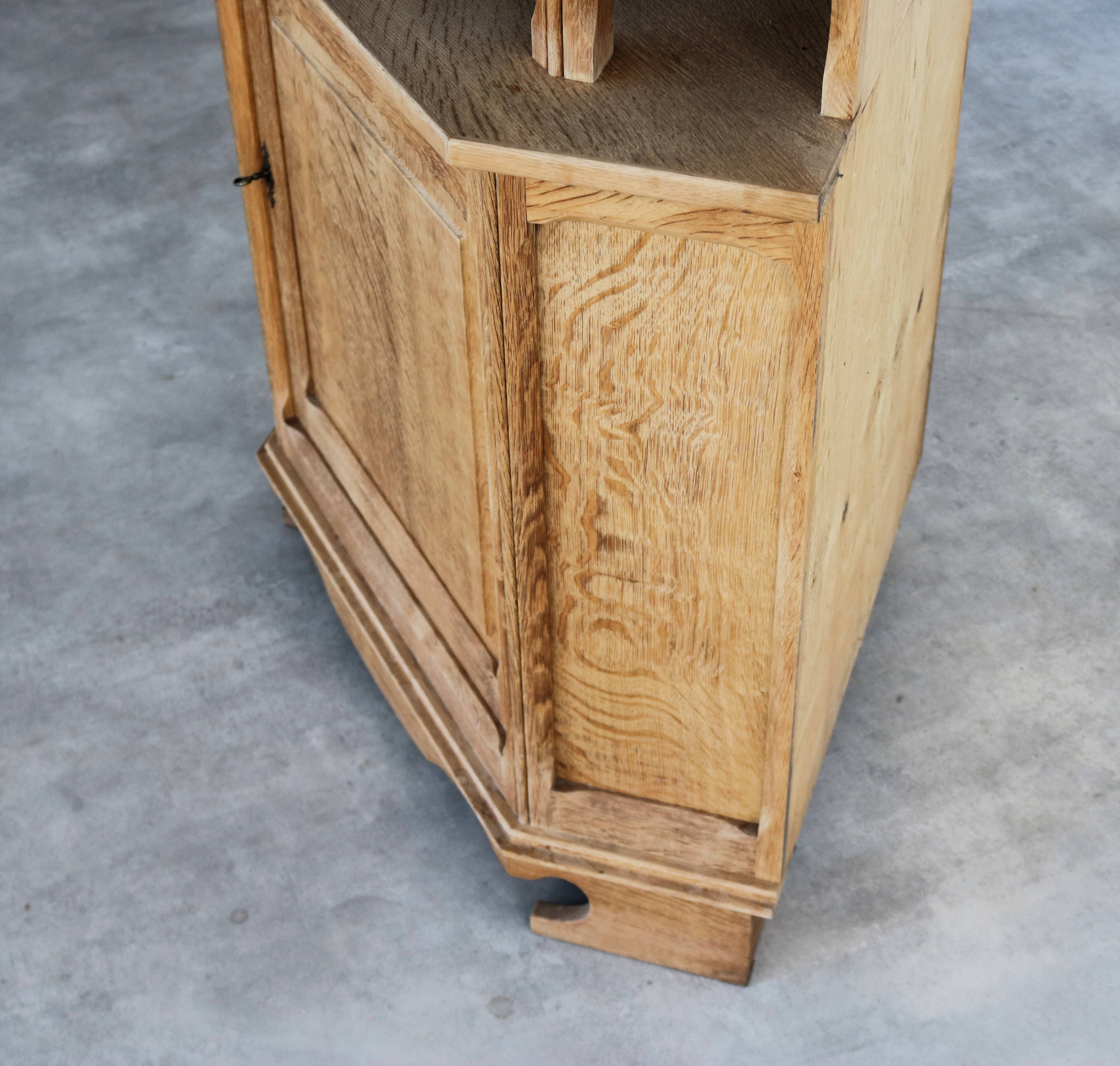 Brutalist display cabinet | corner cabinet | 1960s | Danish