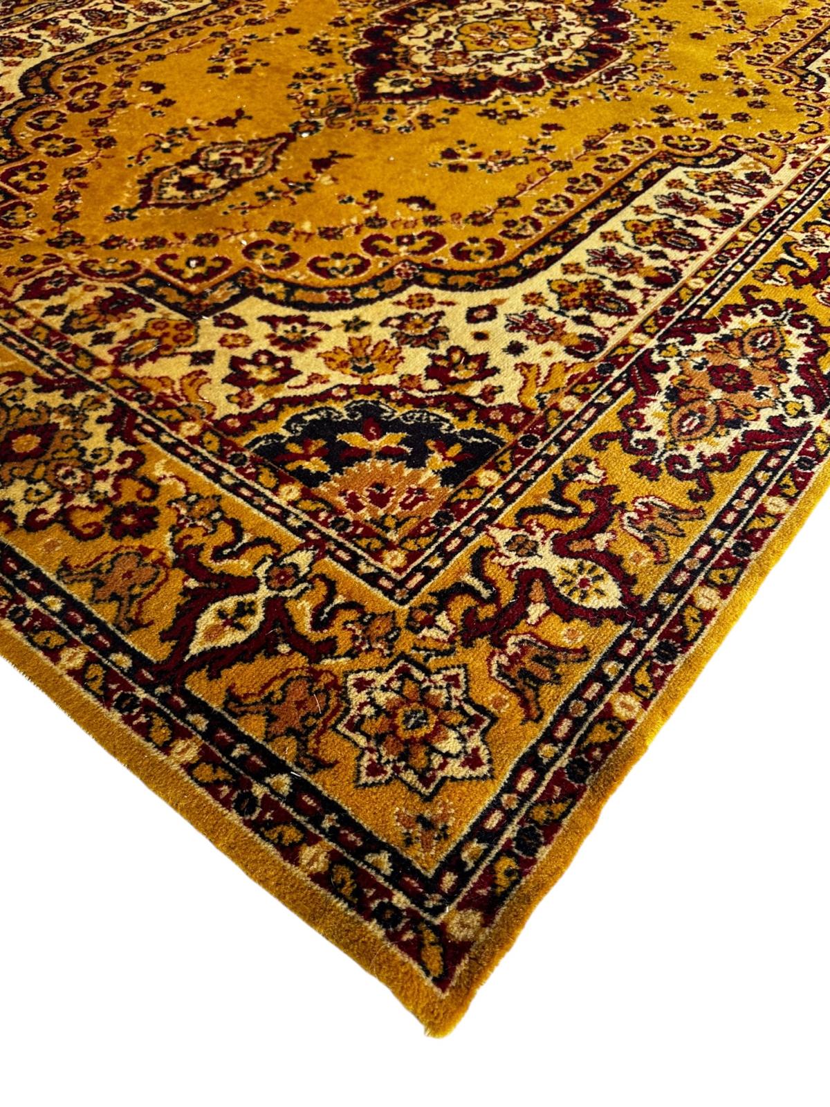 Oriental style rug 210cm x 150cm