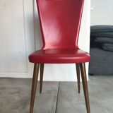 Chaise en skaï rouge