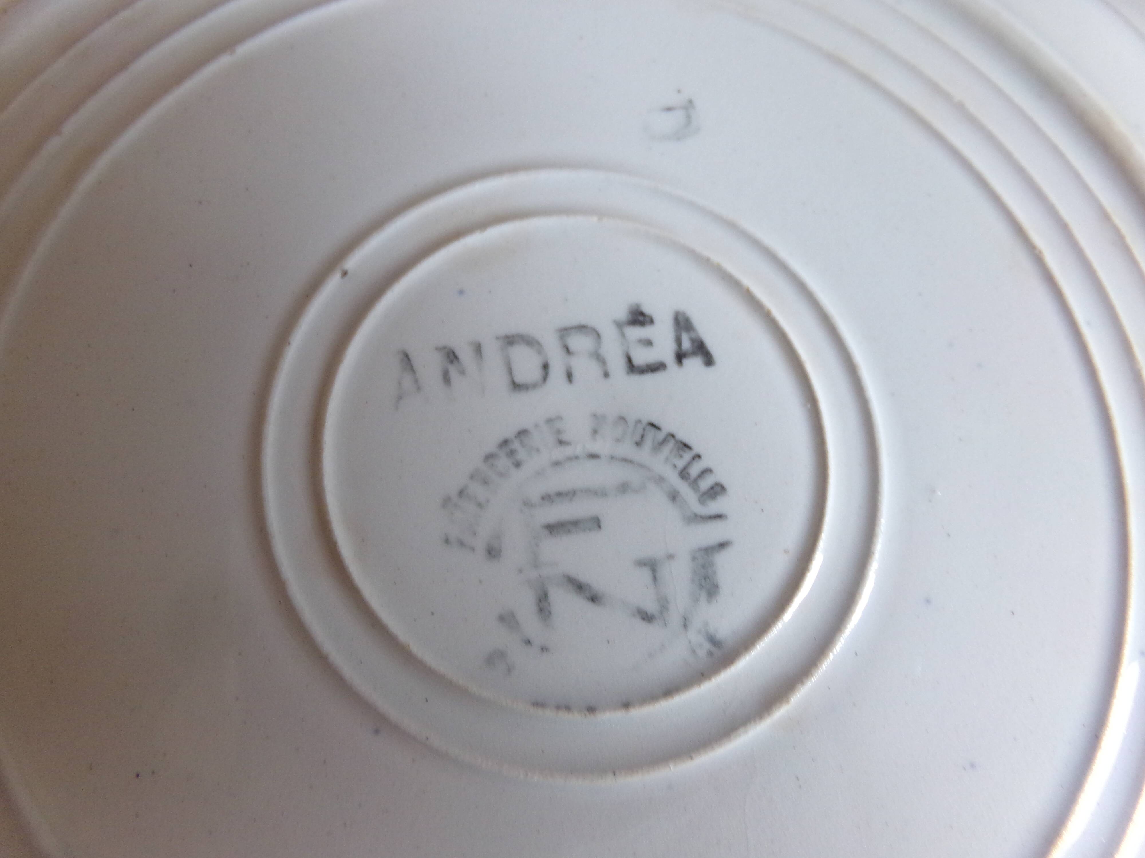 Set of 4 soup plates of the Faiencerie Nouvelle of Givors France